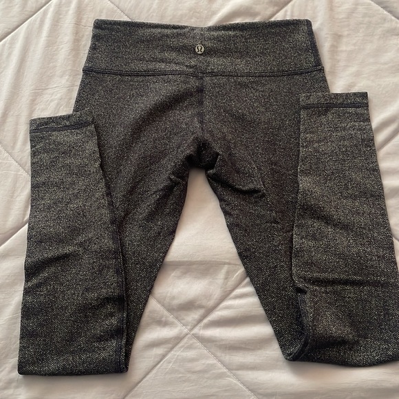 EUC Lululemon Wunder Under pants 6 - Picture 2 of 5